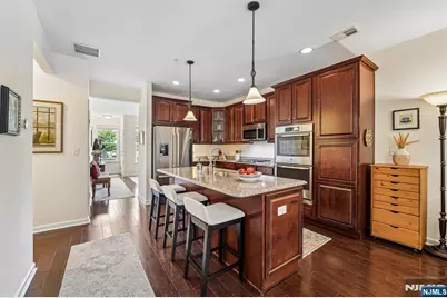 24 Pineview Drive, Waldwick, NJ 07463 - Photo 9