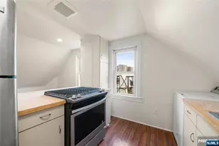 8 Cooper Pl 3rd Fl, Weehawken, NJ 07086 - Photo 5