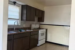 227-231 Illinois Ave 2nd Fl, Paterson, NJ 07503 - Photo 7