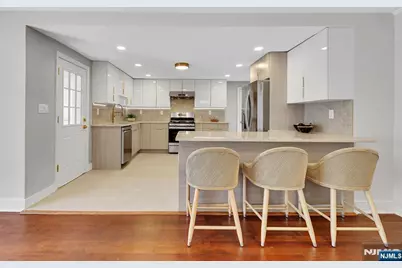 25 Riverview Avenue, Rutherford, NJ 07070 - Photo 19