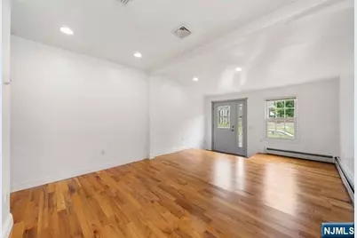 19 Intervale Road, Teaneck Township, NJ 07666 - Photo 9