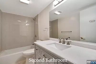 301 Chase Court, Edgewater, NJ 07020 - Photo 13