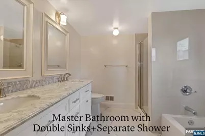 301 Chase Court, Edgewater, NJ 07020 - Photo 11