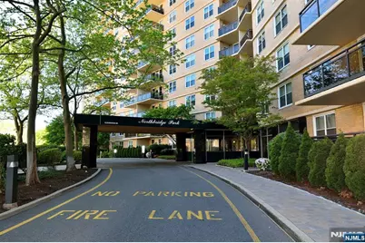 2200 N Central Road 5-W #5-W, Fort Lee, NJ 07024 - Photo 1
