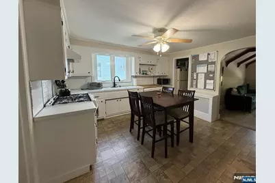 22 Wagner Place 2 #2, Hawthorne, NJ 07506 - Photo 5