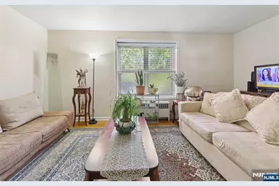 2320 Linwood Avenue 1F #1F, Fort Lee, NJ 07024 - Photo 7