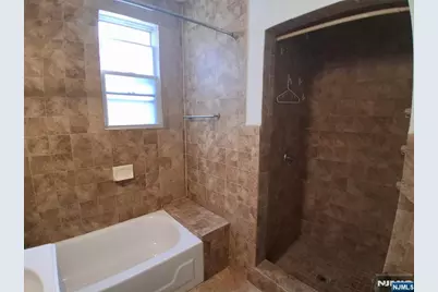 19 Bayview 2 #2, Newark, NJ 07112 - Photo 17