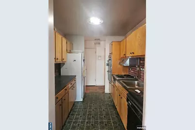 2185 Lemoine 3D #3D, Fort Lee, NJ 07024 - Photo 5