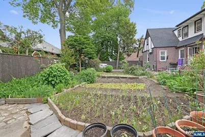 497 Oakdene Avenue, Ridgefield, NJ 07657 - Photo 3