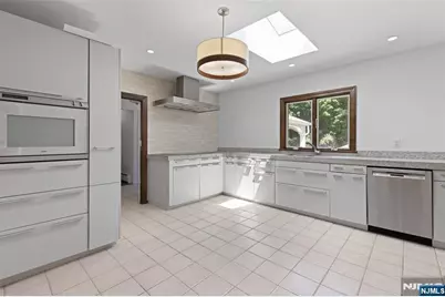 8 Crosby Lane, Oakland, NJ 07436 - Photo 15