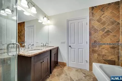 455 Berkshire Road, Ridgewood, NJ 07450 - Photo 13