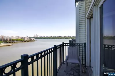 340 The Promenade, Edgewater, NJ 07020 - Photo 3
