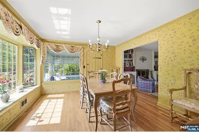 16 Pinecrest Drive, Woodcliff Lake, NJ 07677 - Photo 11