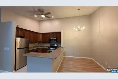 602 Lilac Lane, Mahwah, NJ 07430 - Photo 3