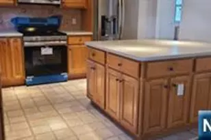7 Luxoro Pl 1, Fairview, NJ 07022 - Photo 5