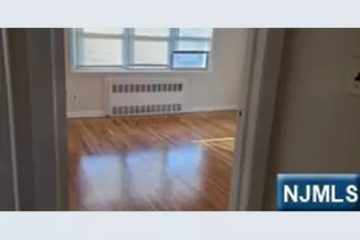 7 Luxoro Place 1 #1, Fairview, NJ 07022 - Photo 3