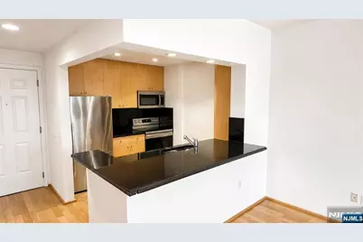 1102 City Place 1102 #1102, Edgewater, NJ 07020 - Photo 5