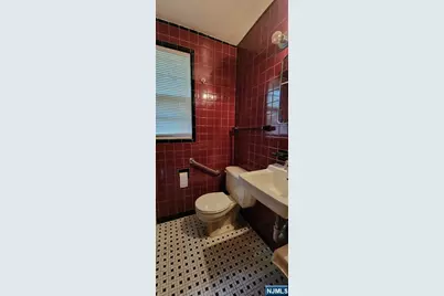 33 N Maple Avenue Apt 1 Left #Apt 1 Left, Park Ridge, NJ 07656 - Photo 9