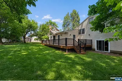 384 Rutland Avenue, Teaneck Township, NJ 07666 - Photo 31