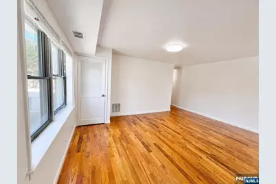 700 Schuyler Avenue D14 #D14, Kearny, NJ 07032 - Photo 3