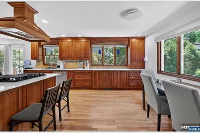 447 Van Dyke Street, Ridgewood, NJ 07450 - Photo 3