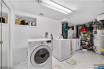 413 Maple Hill Drive, Hackensack, NJ 07601 - Photo 29