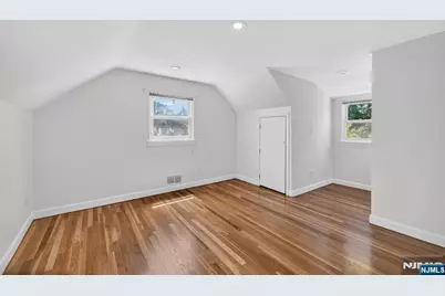 413 Maple Hill Drive, Hackensack, NJ 07601 - Photo 23