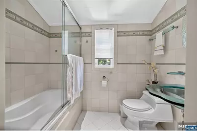 413 Maple Hill Drive, Hackensack, NJ 07601 - Photo 25