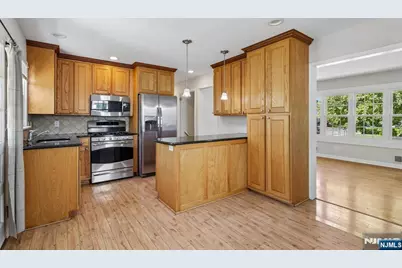 251 Main Street, East Rutherford, NJ 07073 - Photo 5