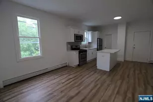 9 Maple 2L, Kearny, NJ 07032 - Photo 5
