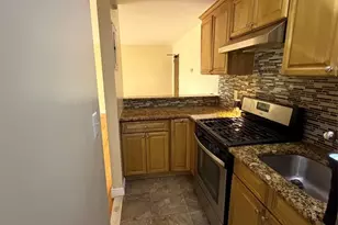 51 Essex H, Maywood, NJ 07607 - Photo 9