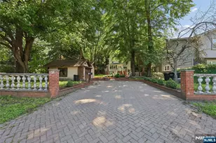 796 Old New Bridge Rd, Teaneck Township, NJ 07666 - Photo 3