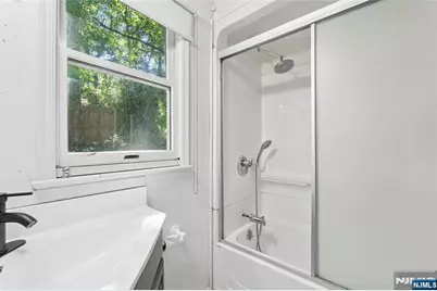 796 Old Newbridge Road, Teaneck Township, NJ 07666 - Photo 27