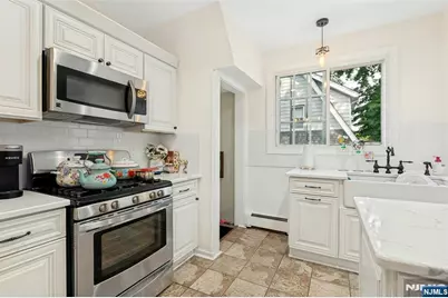 181 Selvage Avenue, Teaneck Township, NJ 07666 - Photo 13