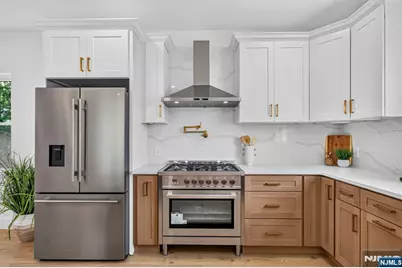 125 Cedarhurst Avenue, Woodland Park, NJ 07410 - Photo 15