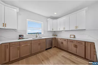 125 Cedarhurst Avenue, Woodland Park, NJ 07410 - Photo 13