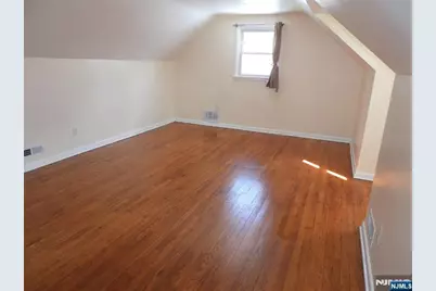 133 Baldwin Avenue, Hasbrouck Heights, NJ 07604 - Photo 9