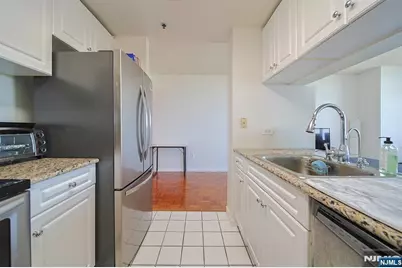 100 Old Palisade Road 3213 #3213, Fort Lee, NJ 07024 - Photo 7