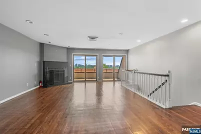 300 Gorge Road 2 #2, Cliffside Park, NJ 07010 - Photo 15