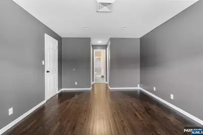300 Gorge Road 2 #2, Cliffside Park, NJ 07010 - Photo 27