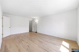 319 Gorge Road C0007, Cliffside Park, NJ 07010 - Photo 19