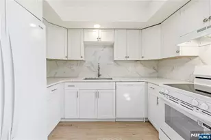 319 Gorge Road C0007, Cliffside Park, NJ 07010 - Photo 11