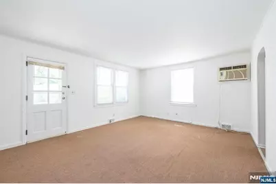 67 Stuyvesant Court, Clifton, NJ 07013 - Photo 15