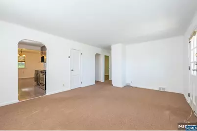 67 Stuyvesant Court, Clifton, NJ 07013 - Photo 13