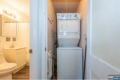 67 Stuyvesant Court, Clifton, NJ 07013 - Photo 21