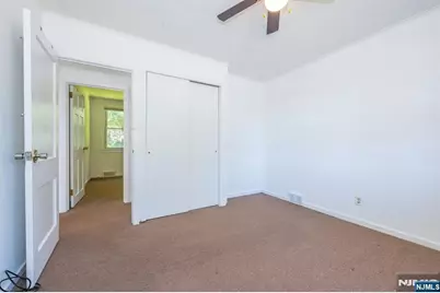 67 Stuyvesant Court, Clifton, NJ 07013 - Photo 17