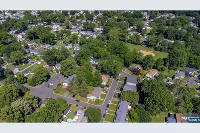 67 Stuyvesant Court, Clifton, NJ 07013 - Photo 7