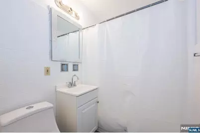 67 Stuyvesant Court, Clifton, NJ 07013 - Photo 19
