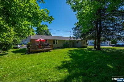 67 Stuyvesant Court, Clifton, NJ 07013 - Photo 9