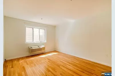 10 Palisade Avenue 2C #2C, Cliffside Park, NJ 07010 - Photo 9